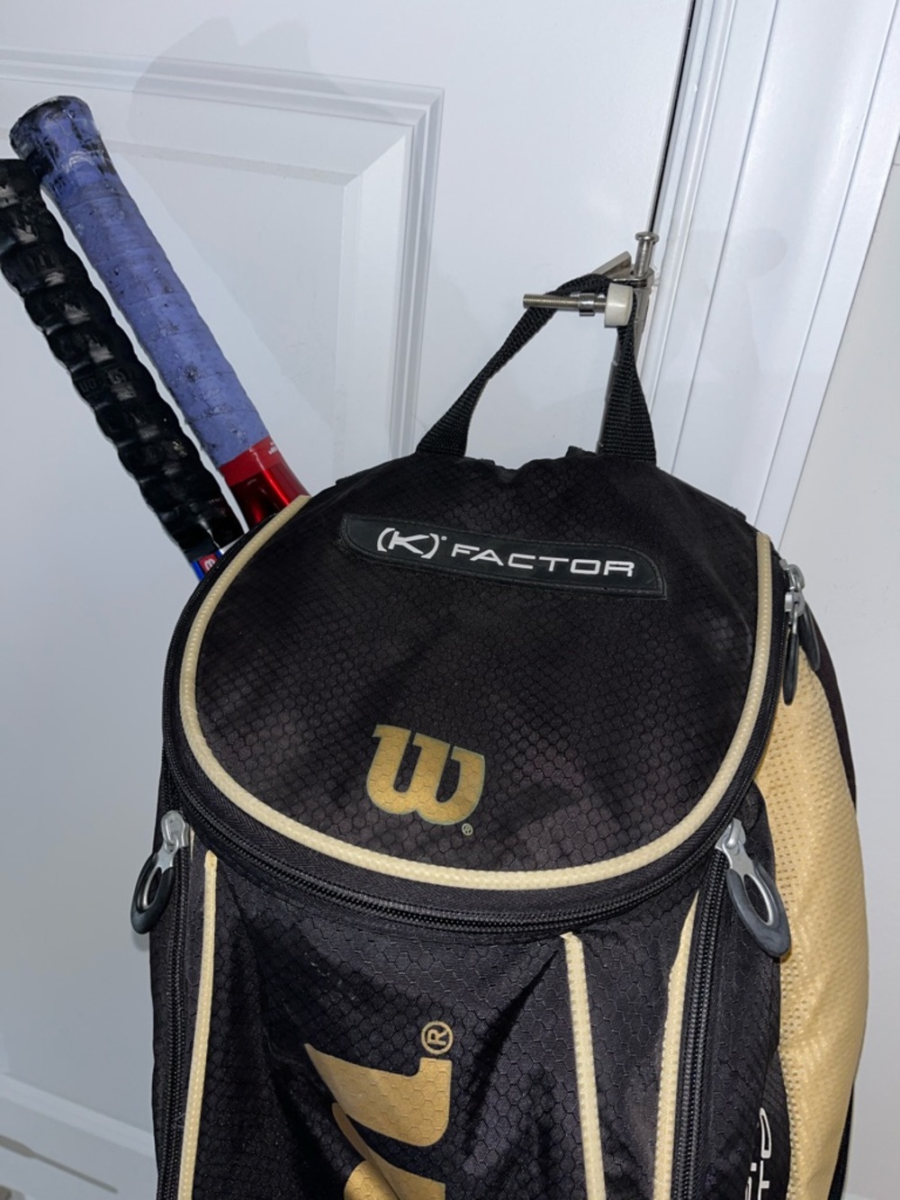 Used Wilson Tennis PRO TOUR K Factor Black Gold Racquet hipster Bag Backpack - Picture 3 of 4